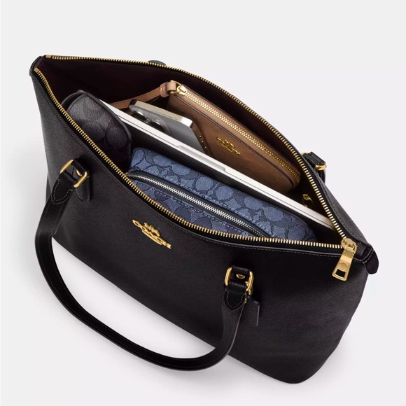 NWT - Coach Gallery Tote Bag With Heart Bolt Print - Picture 11 of 12